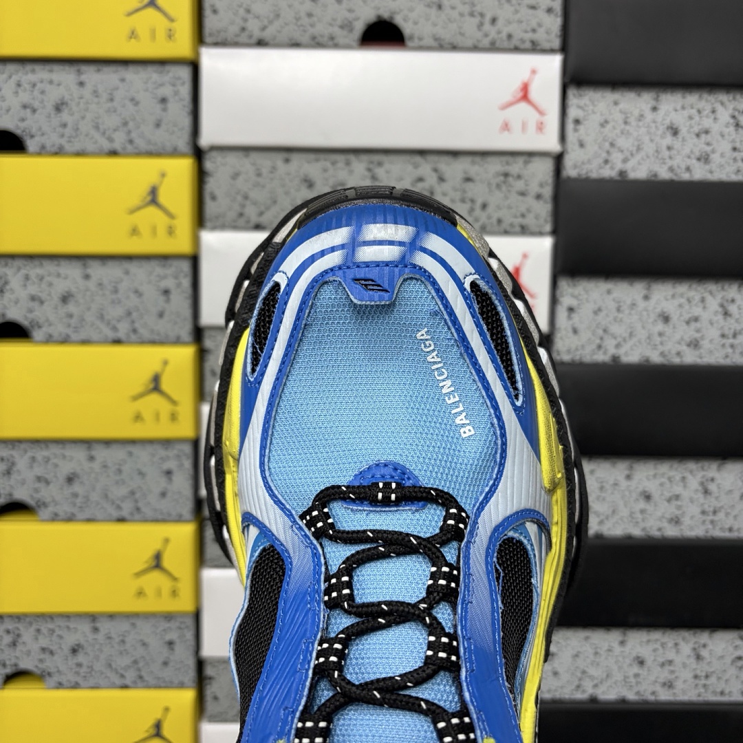 Balenciaga Triple S 2 - Image 3