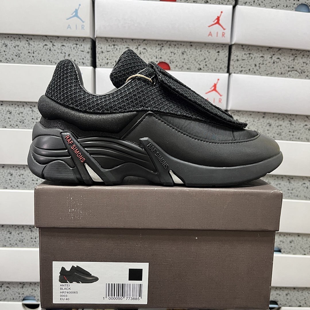 On Running Raf Simons Antei Low Top
