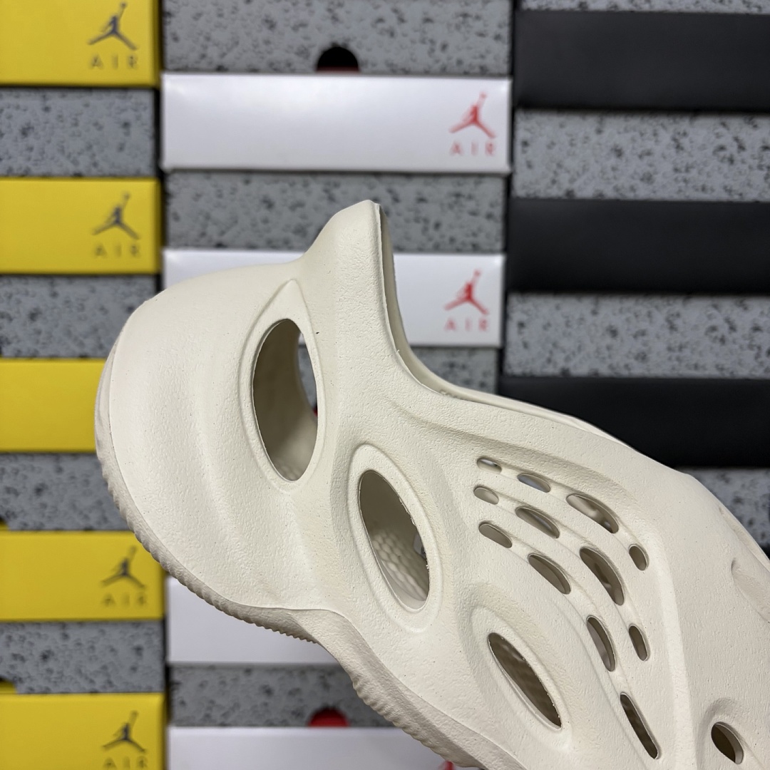 Adidas Yeezy Foam RNNR Ararat Clogs - Image 3