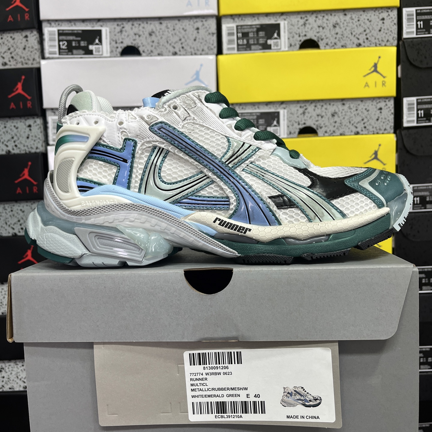Balenciaga BLCG Runner 7.5 - Image 11