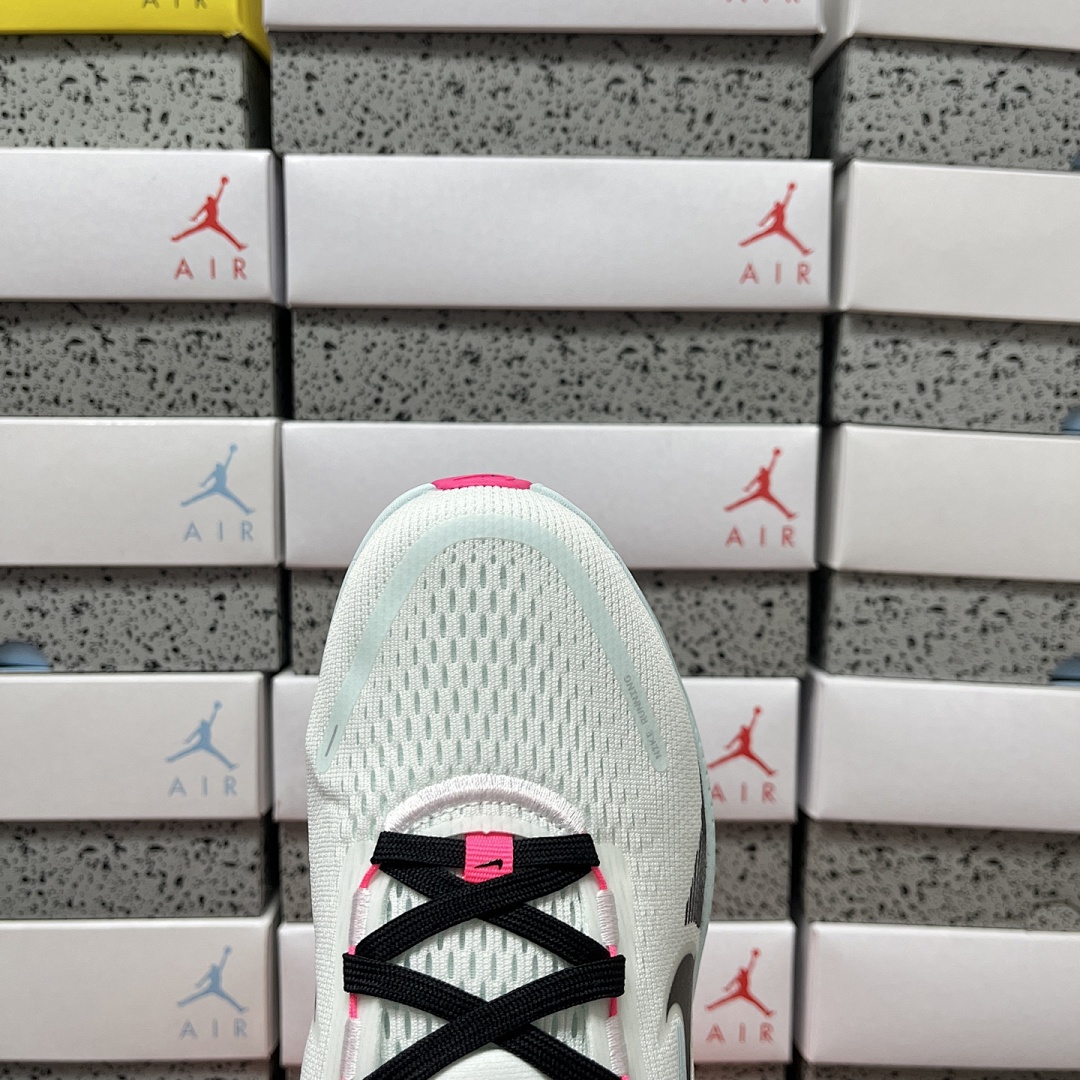 Nike Vomero 18 White Glacier Blue Hyper (Pink) - Image 7