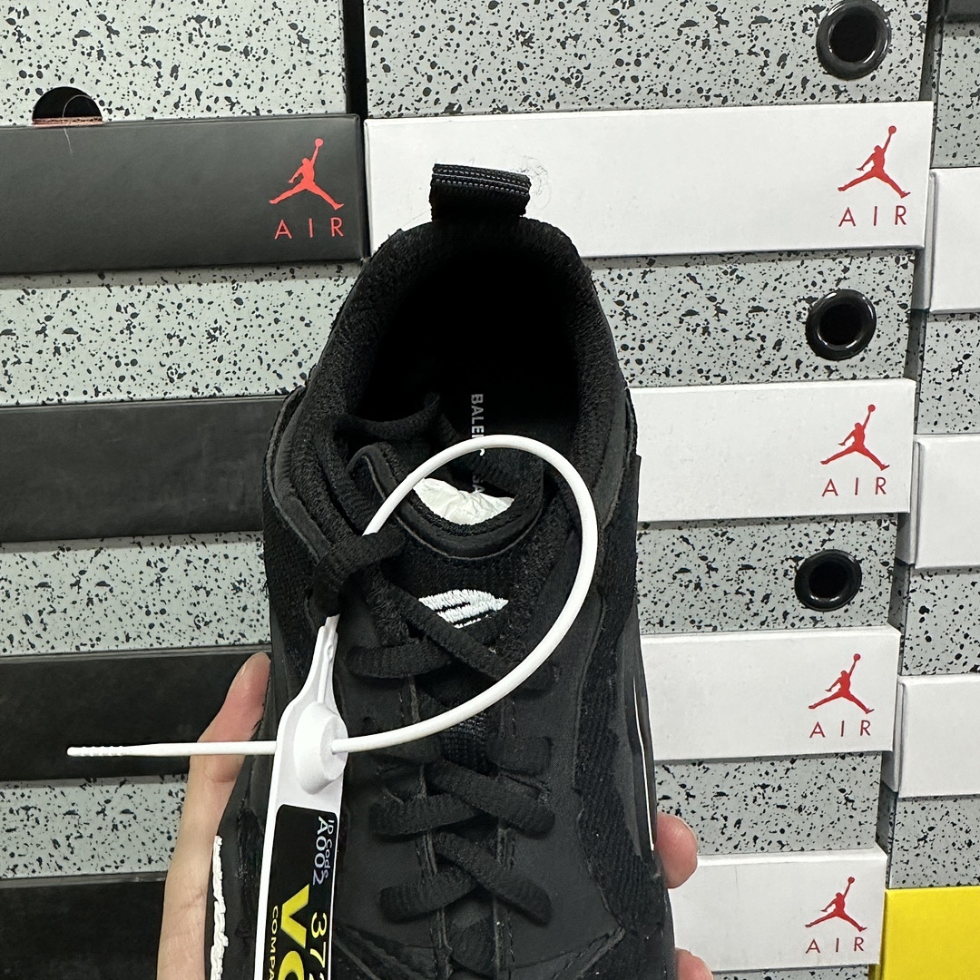 Balenciaga Monday UItra 21 Gen - Image 8