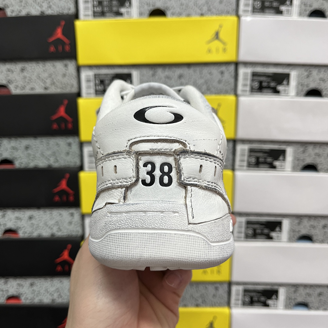 Balenciaga Hamptons Sneakers - Image 8