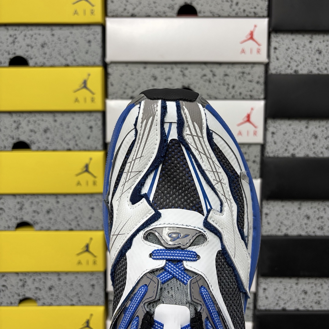 Balenciaga Jet 26 - Image 4