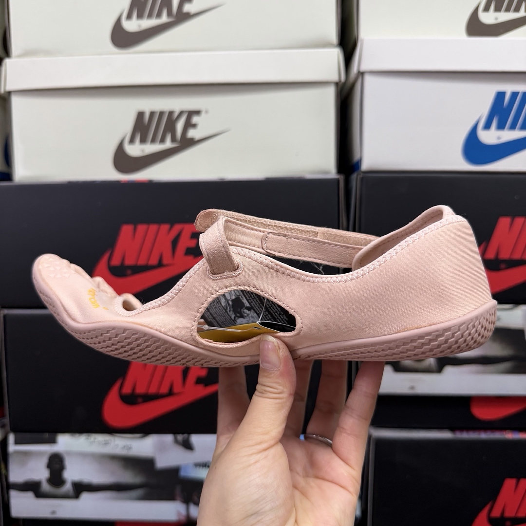 Suicoke Finger Chukka Boot - Image 4