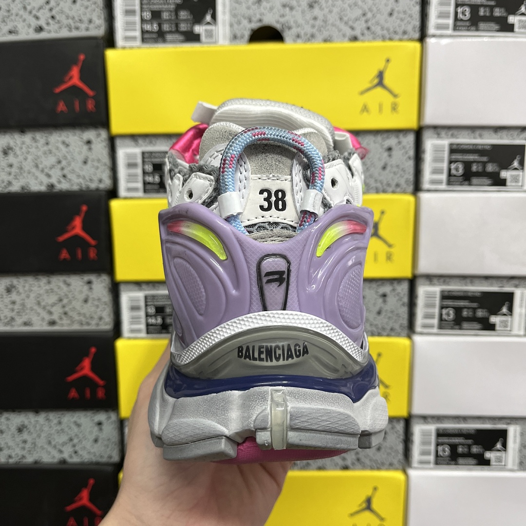 Balenciaga BLCG Runner 7.5 - Image 9