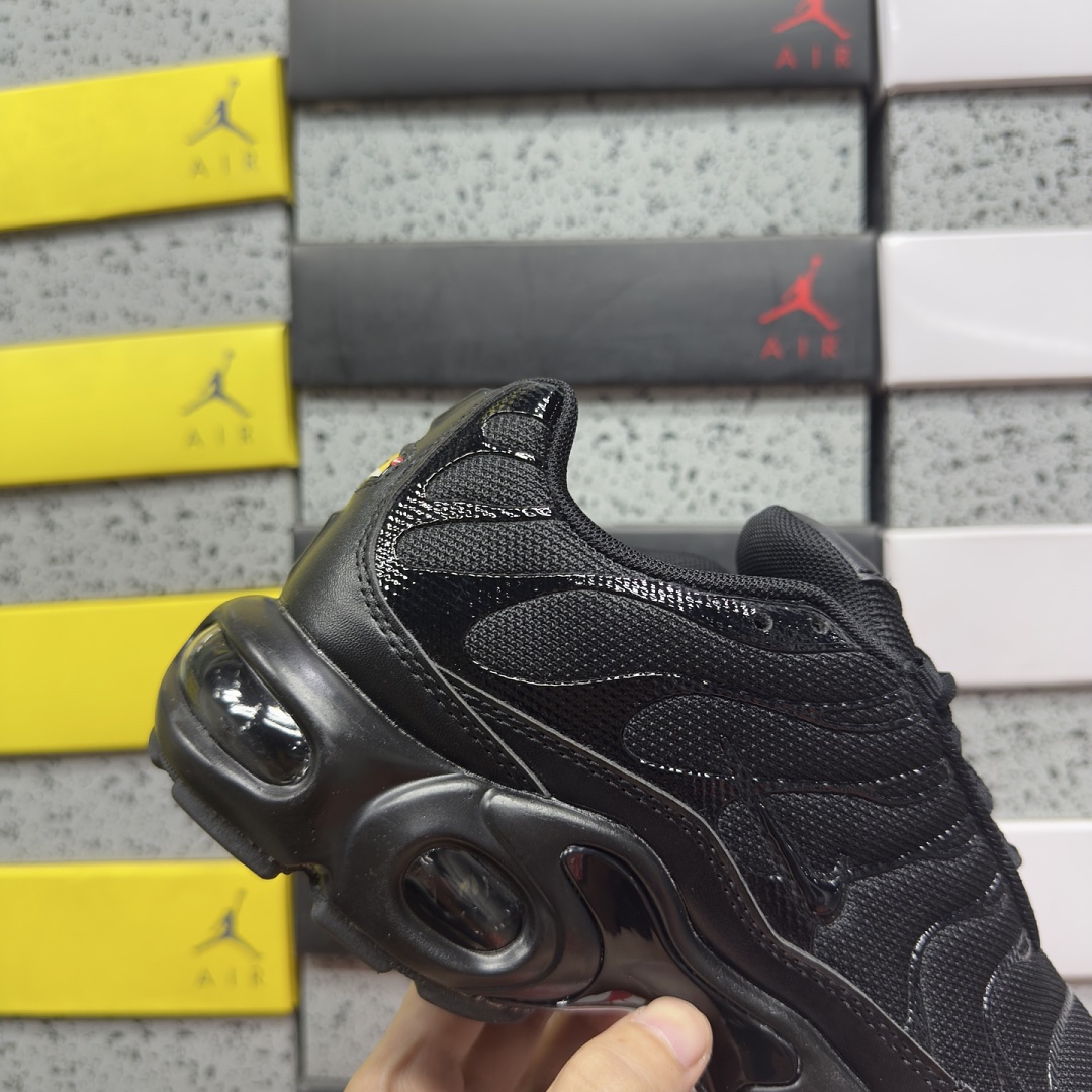 Nike Air Max Plus Triple Black 604133-050 - Image 8