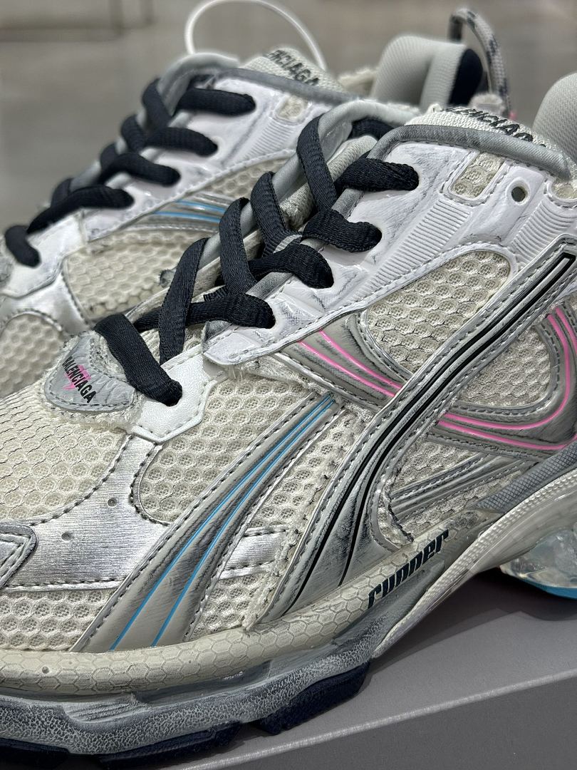 Balenciaga BLCG Runner 7.5 - Image 9