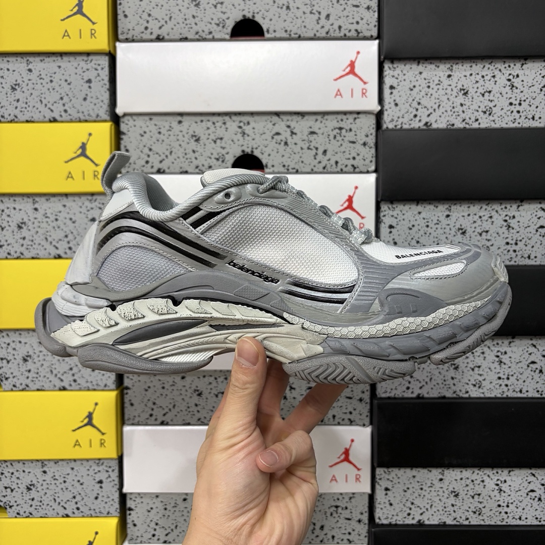 Balenciaga Triple S 2 - Image 4