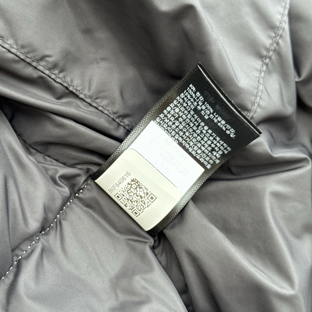 The North Face TNF 1996 Retro Nuptse Vest - Image 84
