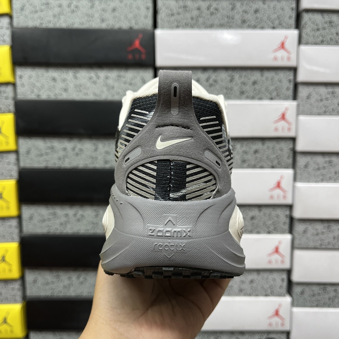 Nike Vomero - Image 6