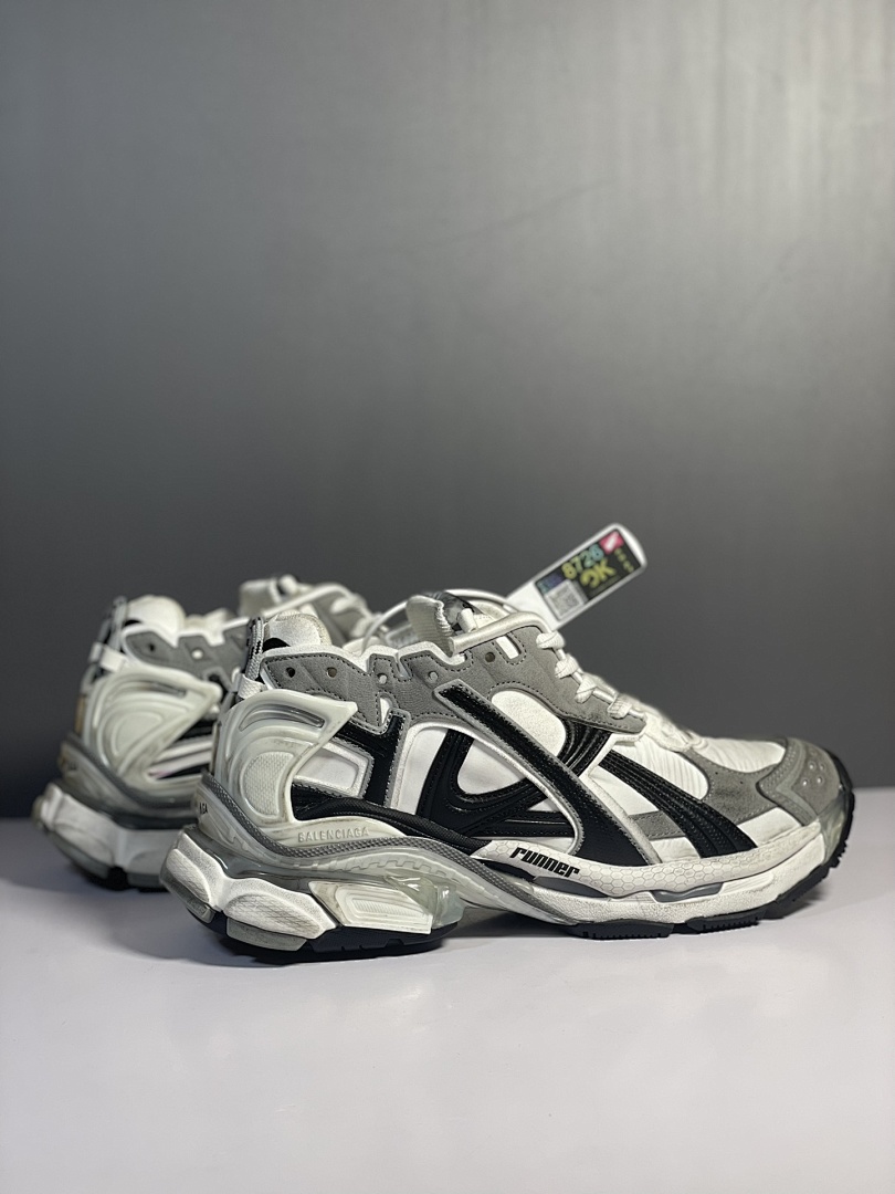 Balenciaga Runner 7.5 - Image 79