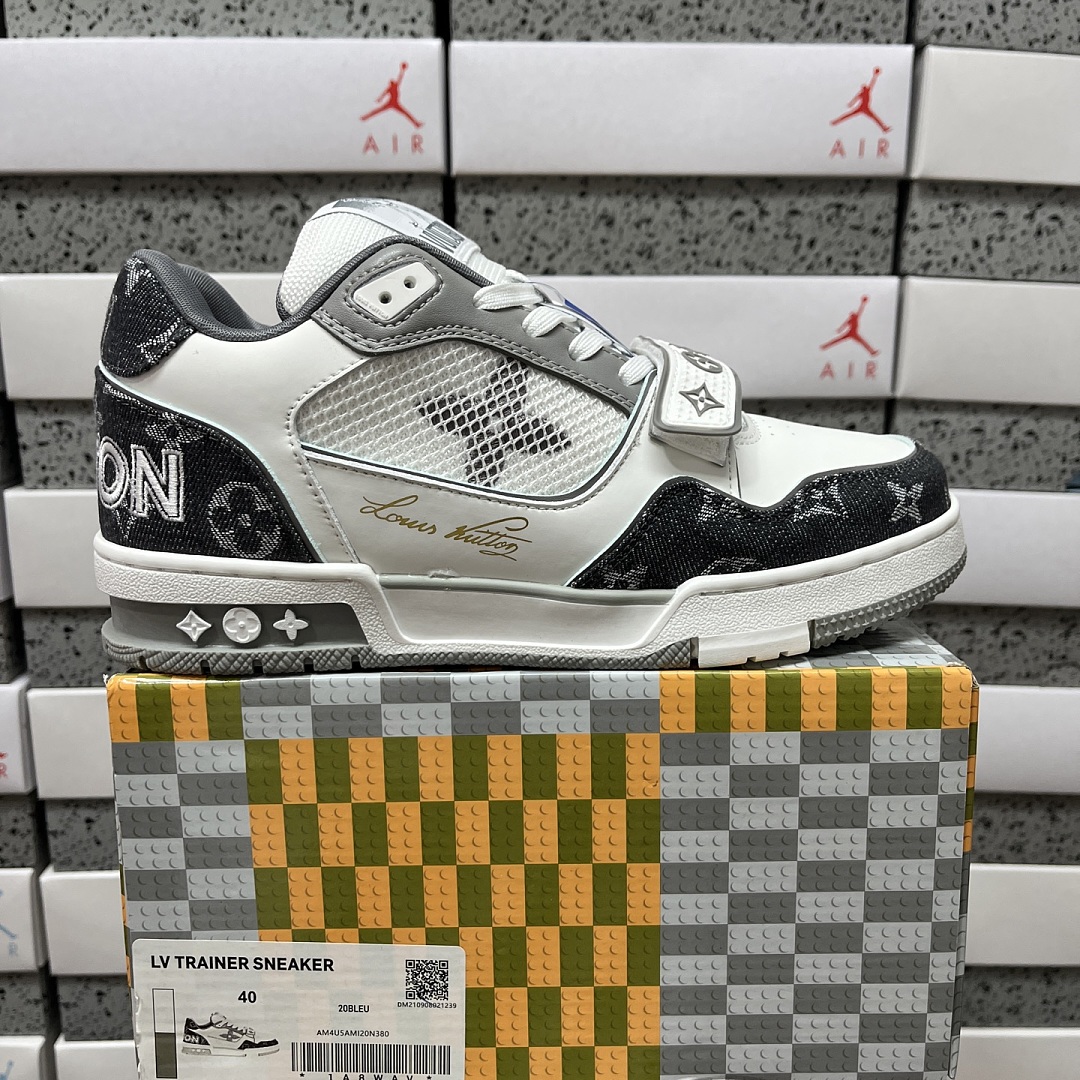 Louis Vuitton Trainer (Black White Grey)