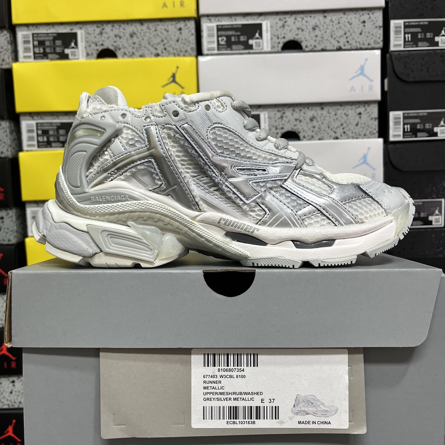 Balenciaga BLCG Runner 7.0 - Image 11