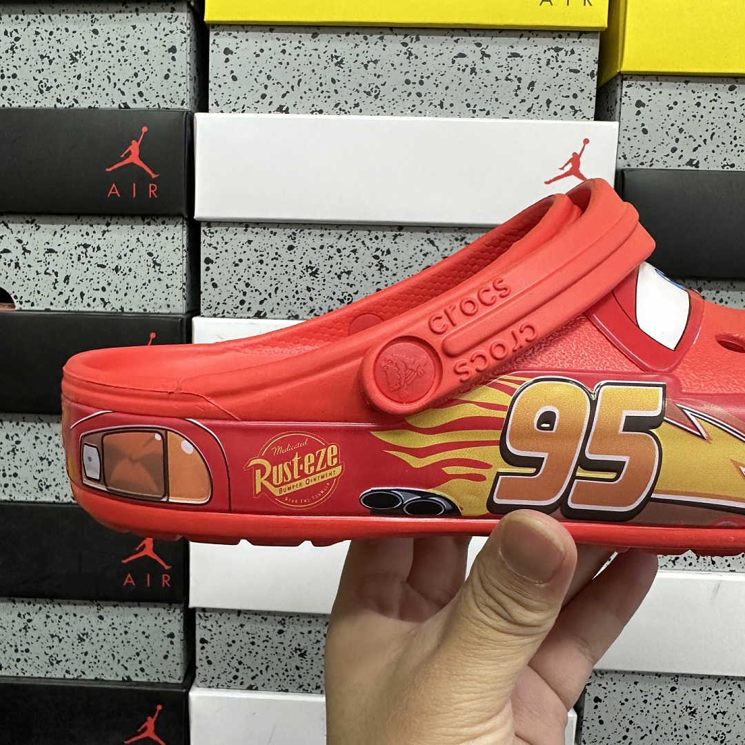 Crocs Classic Clog Lightning McQueen Collab - Image 4