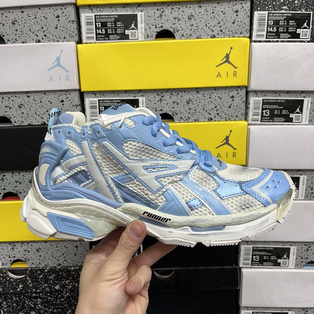 Balenciaga BLCG Runner 7.0 - Image 6