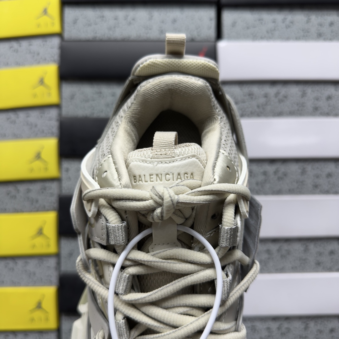 Balenciaga BLCG Track 9697 Off White Label - Image 6