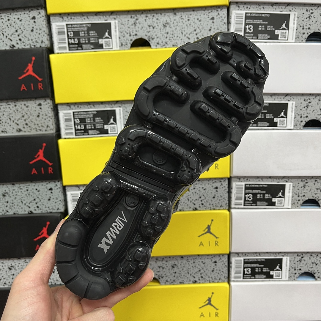 Nike Air VaporMax Plus - Image 3