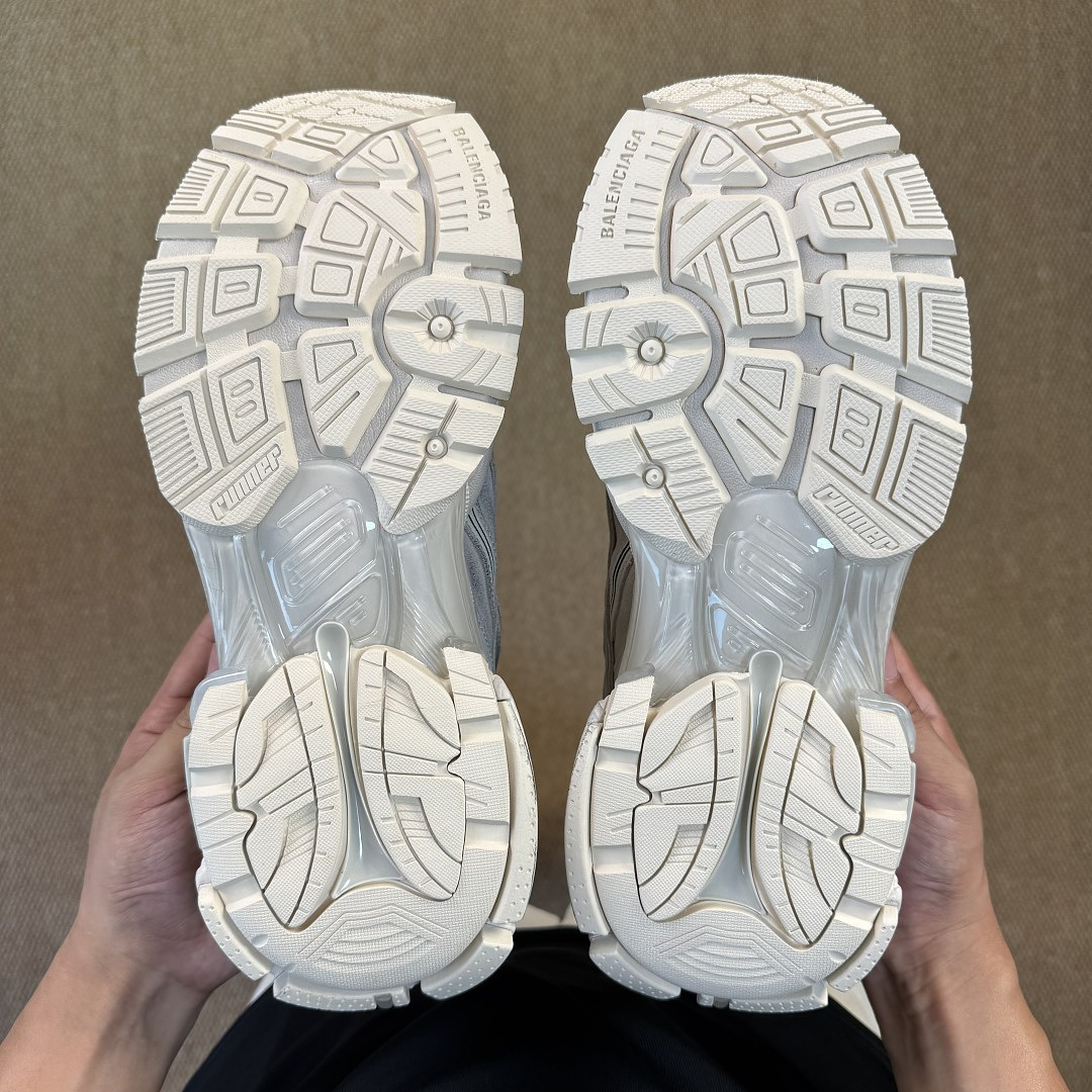 Balenciaga BLCG Runner 7.5 - Image 9