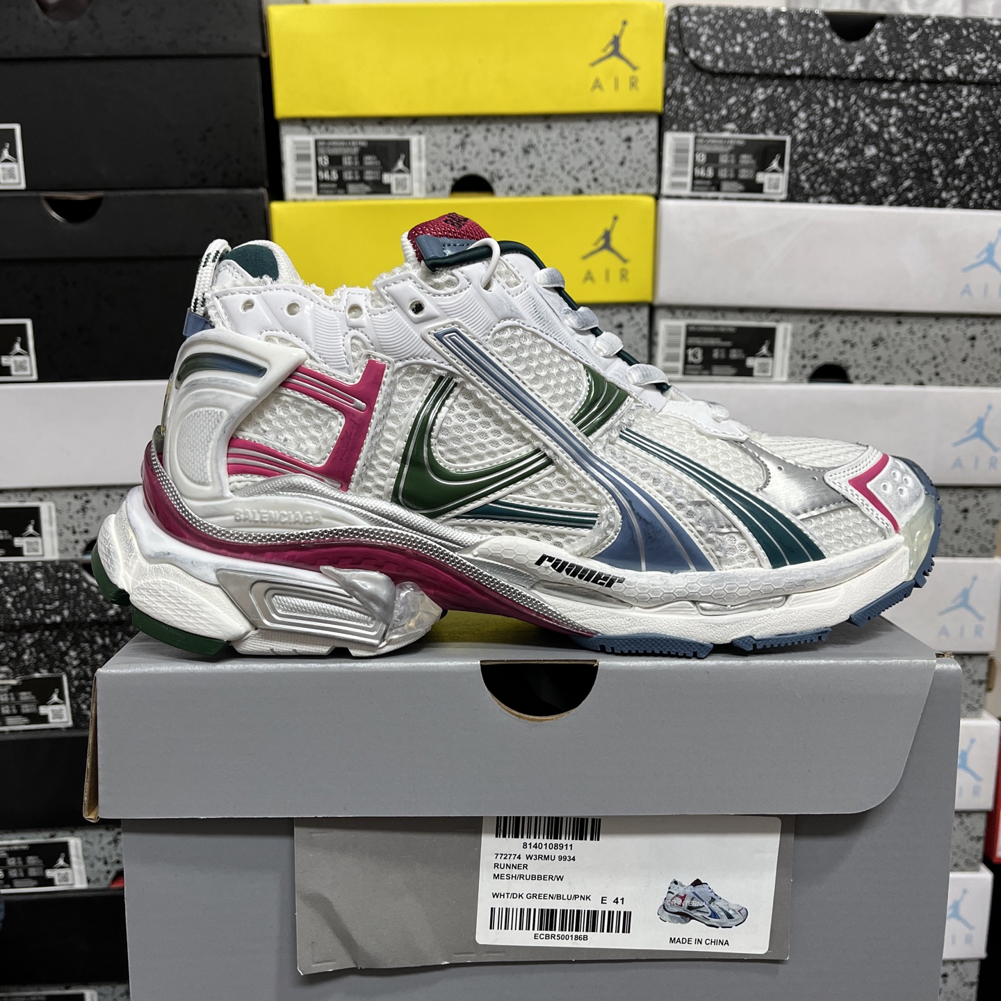 Balenciaga BLCG Runner 7.5 - Image 11