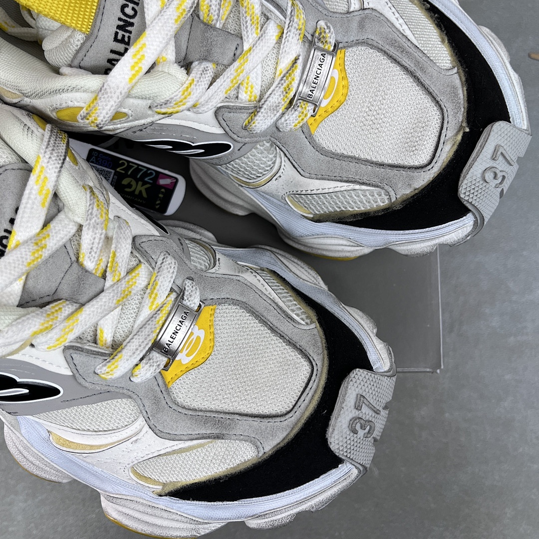 Balenciaga Cargo - Image 33