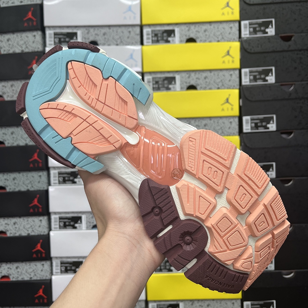 Balenciaga BLCG Runner 7.5 - Image 6