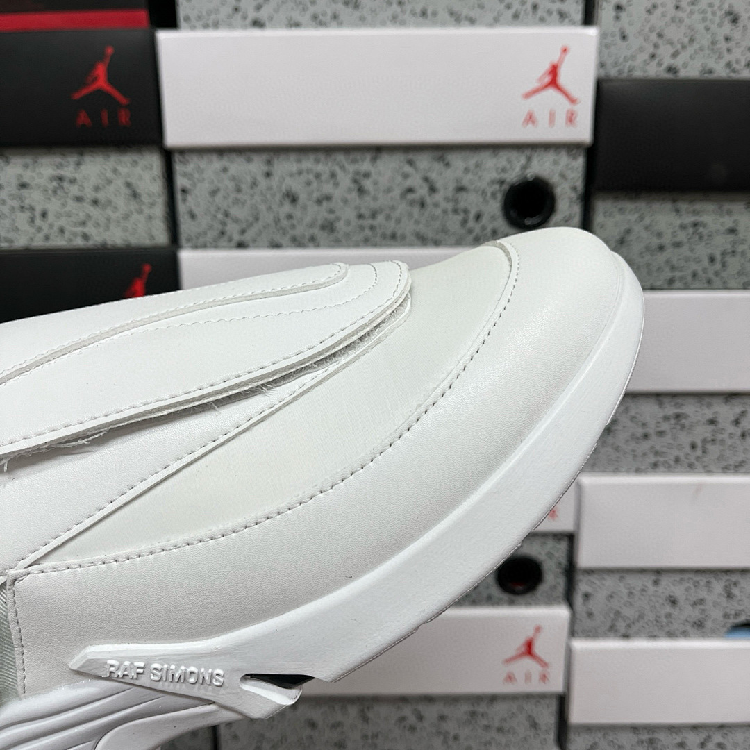 On Running Raf Simons Antei Low Top Wgite - Image 4