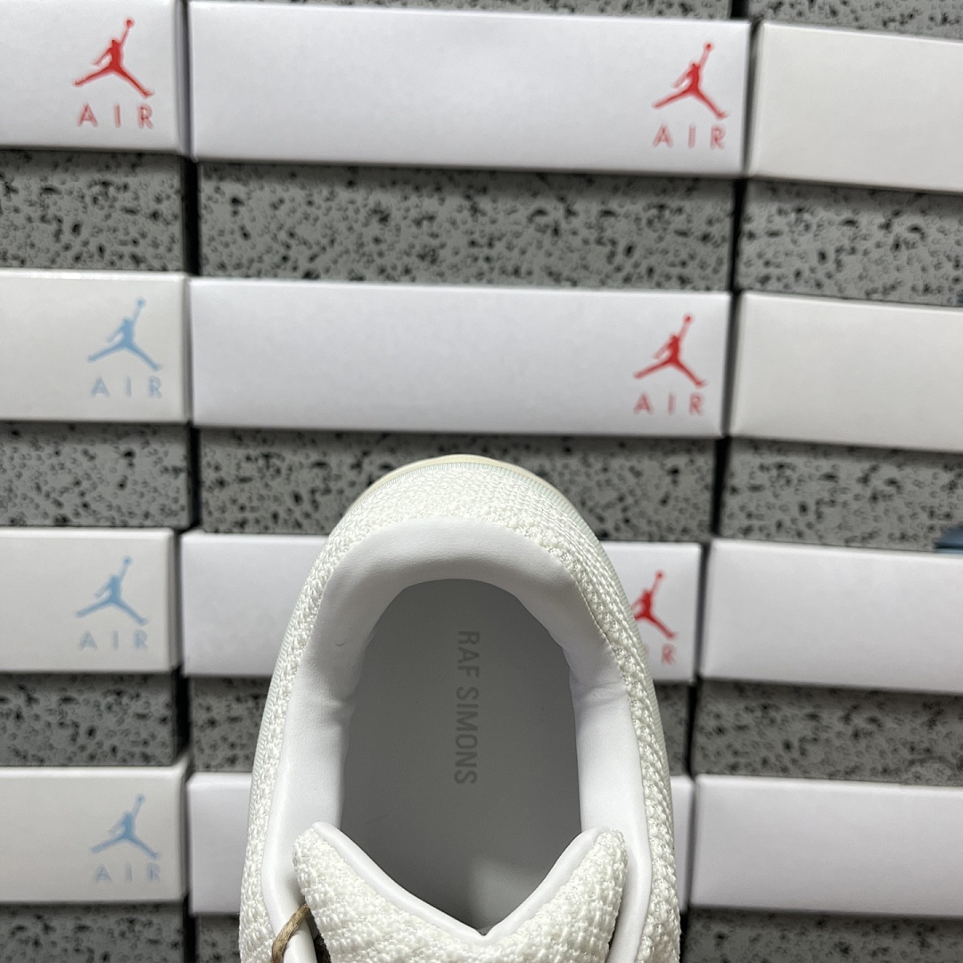 On Running Raf Simons Antei Low Top - Image 4