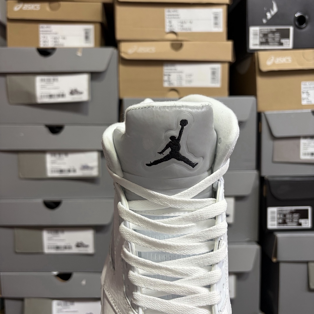 Nike White Metallic - Image 7