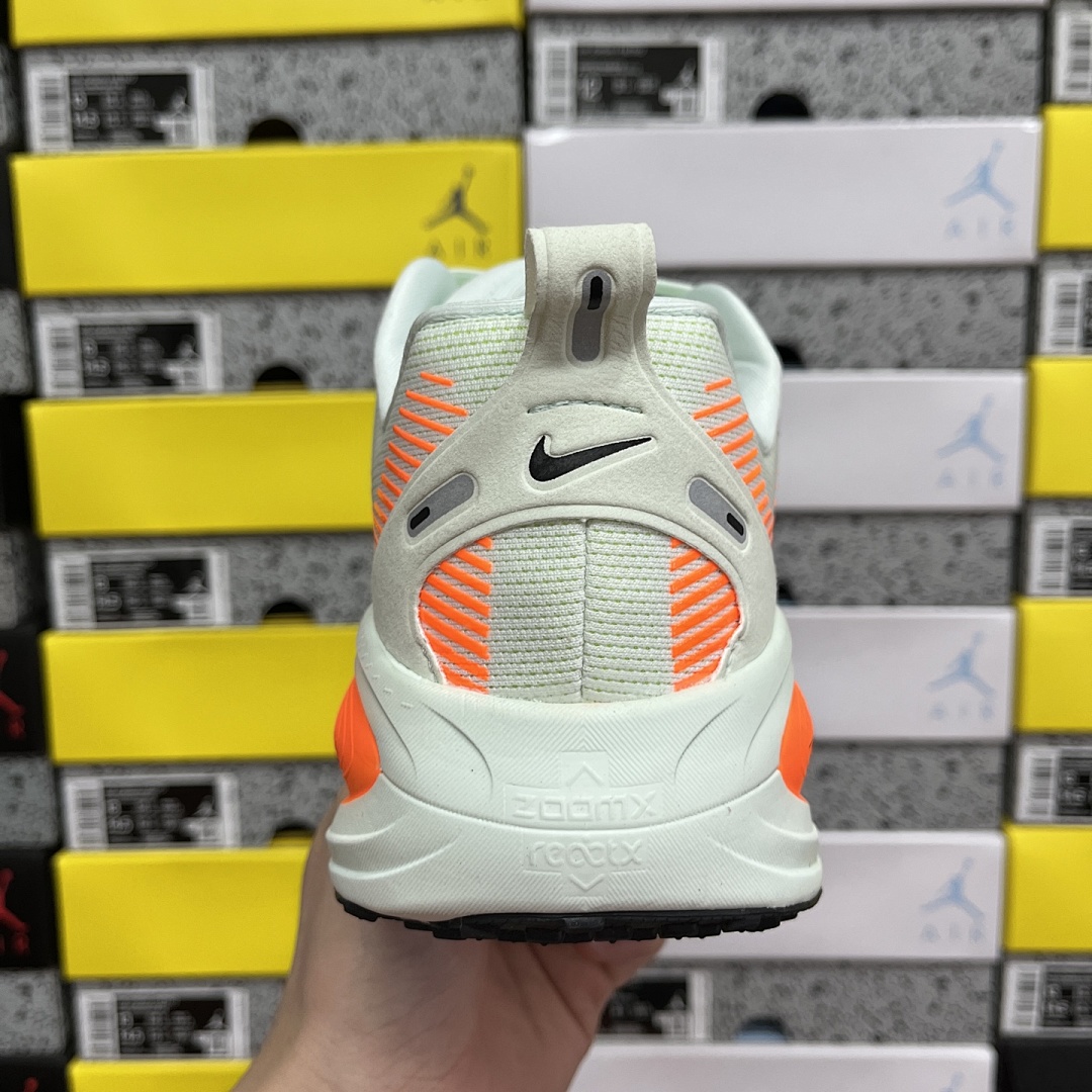 Nike Zoom Vomero - Image 3