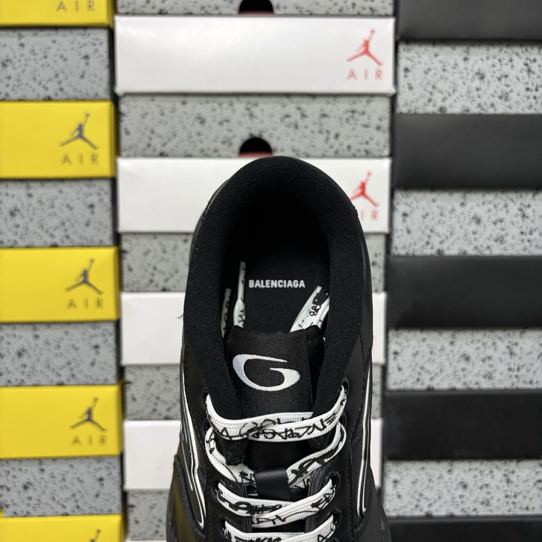 Balenciaga Hamptons Sneakers 1000 - Image 8