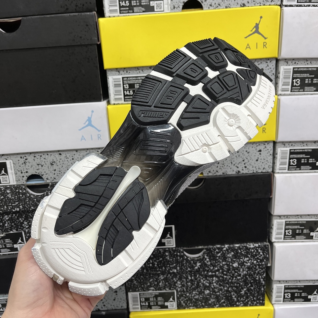 Balenciaga BLCG Runner 7.5 - Image 2