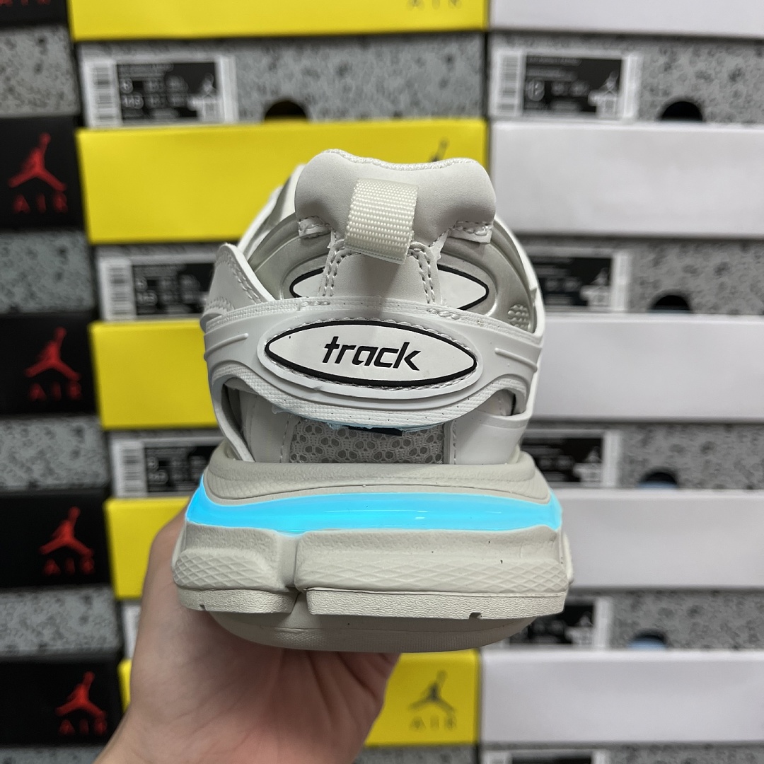 Balenciaga BLCG Track 3.0 White LED - Image 9