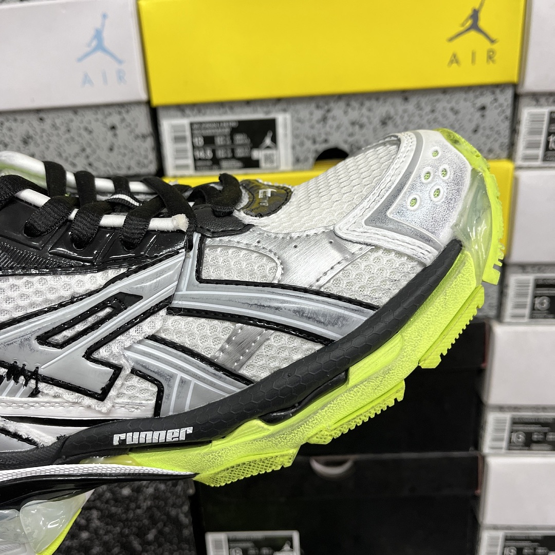 Balenciaga BLCG Runner 7.0 - Image 2
