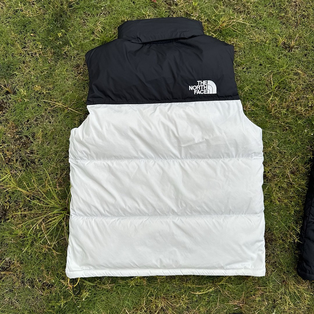 The North Face TNF 1996 Retro Nuptse Vest - Image 80