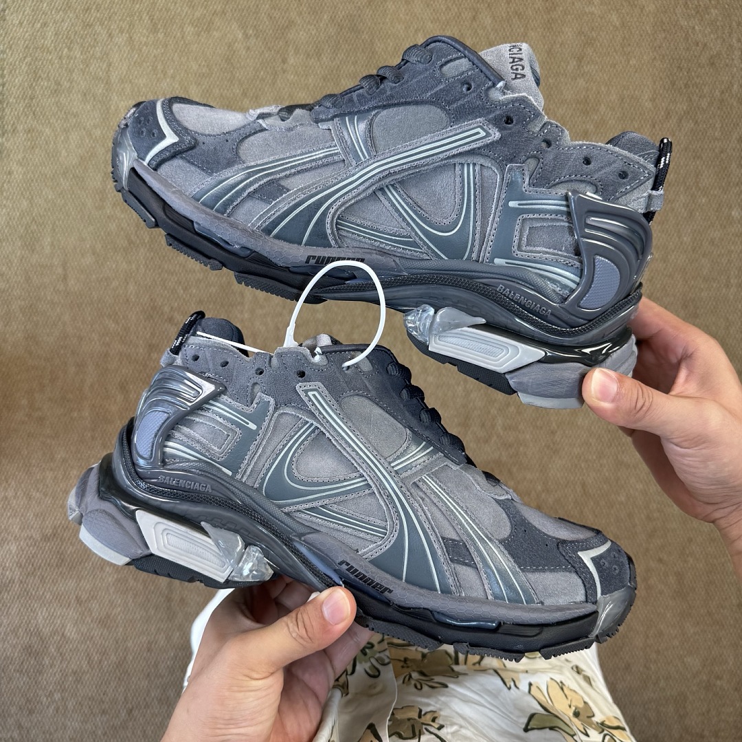 Balenciaga BLCG Runner 7.5 - Image 5