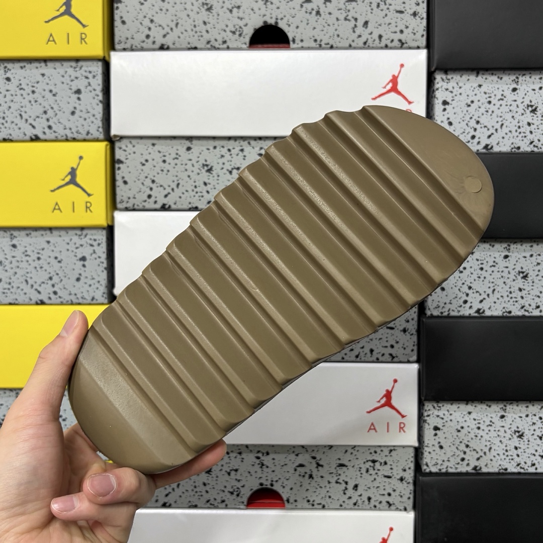 Adidas Yeezy Slide Earth Brown Slides - Image 7