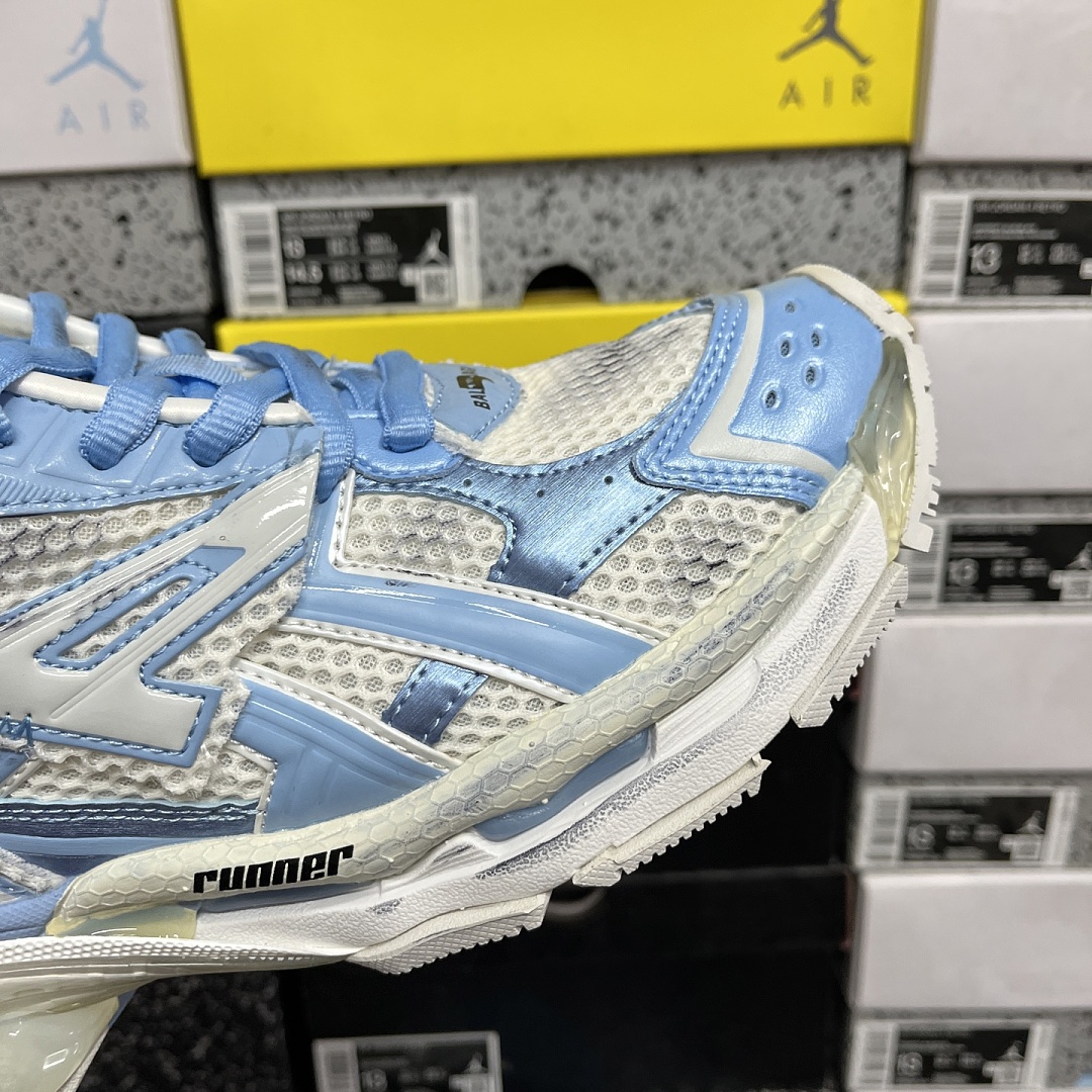 Balenciaga BLCG Runner 7.0 - Image 4