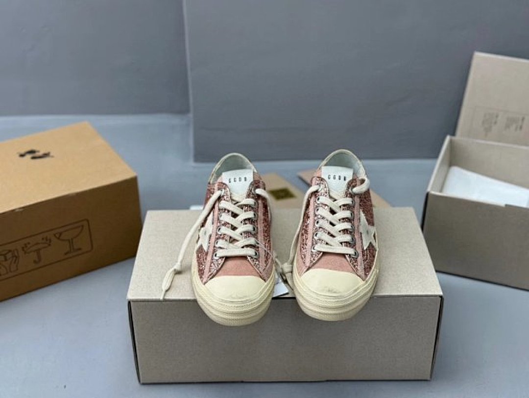 Golden Goose Deluxe Brand - Image 2