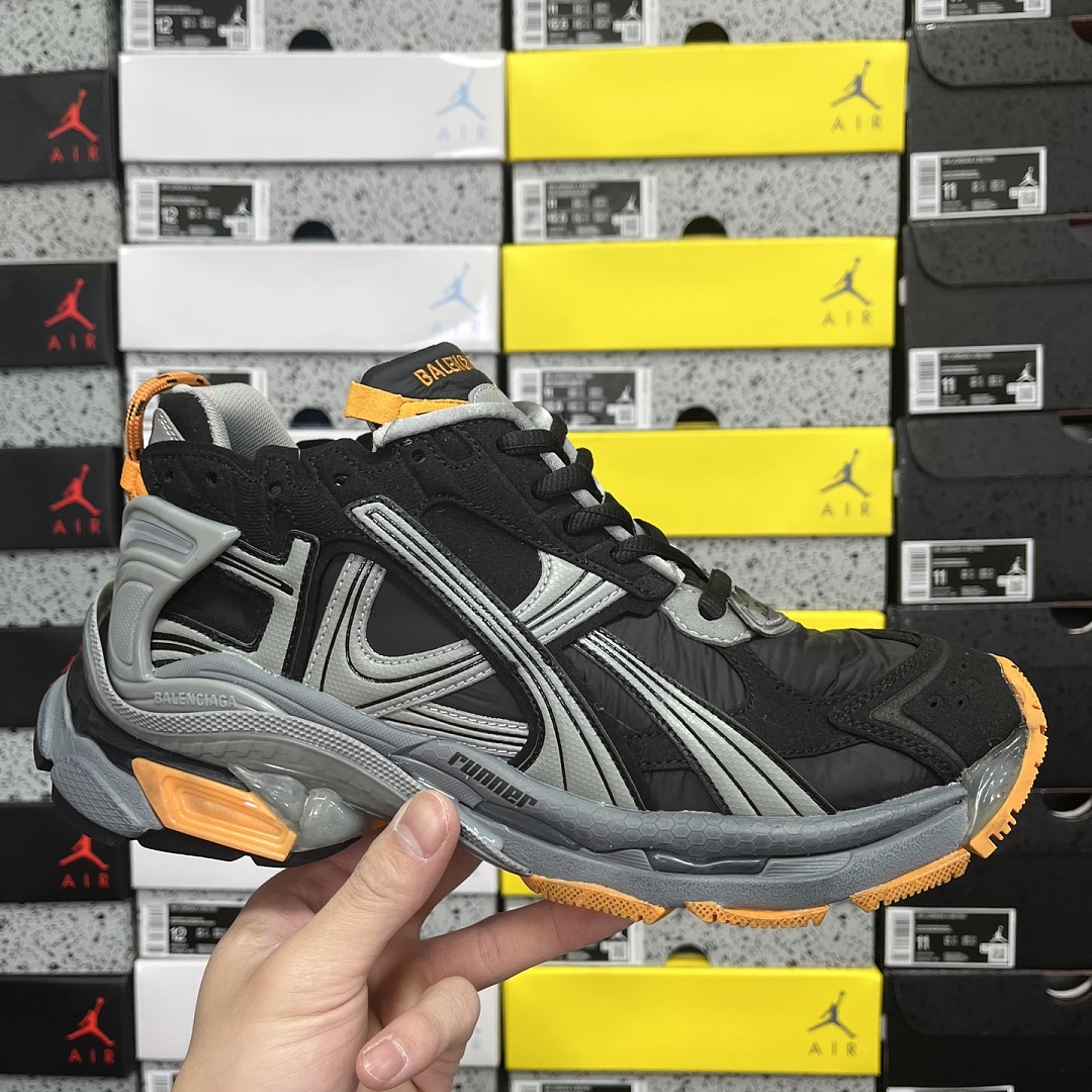 Balenciaga BLCG Runner 7.5 - Image 8