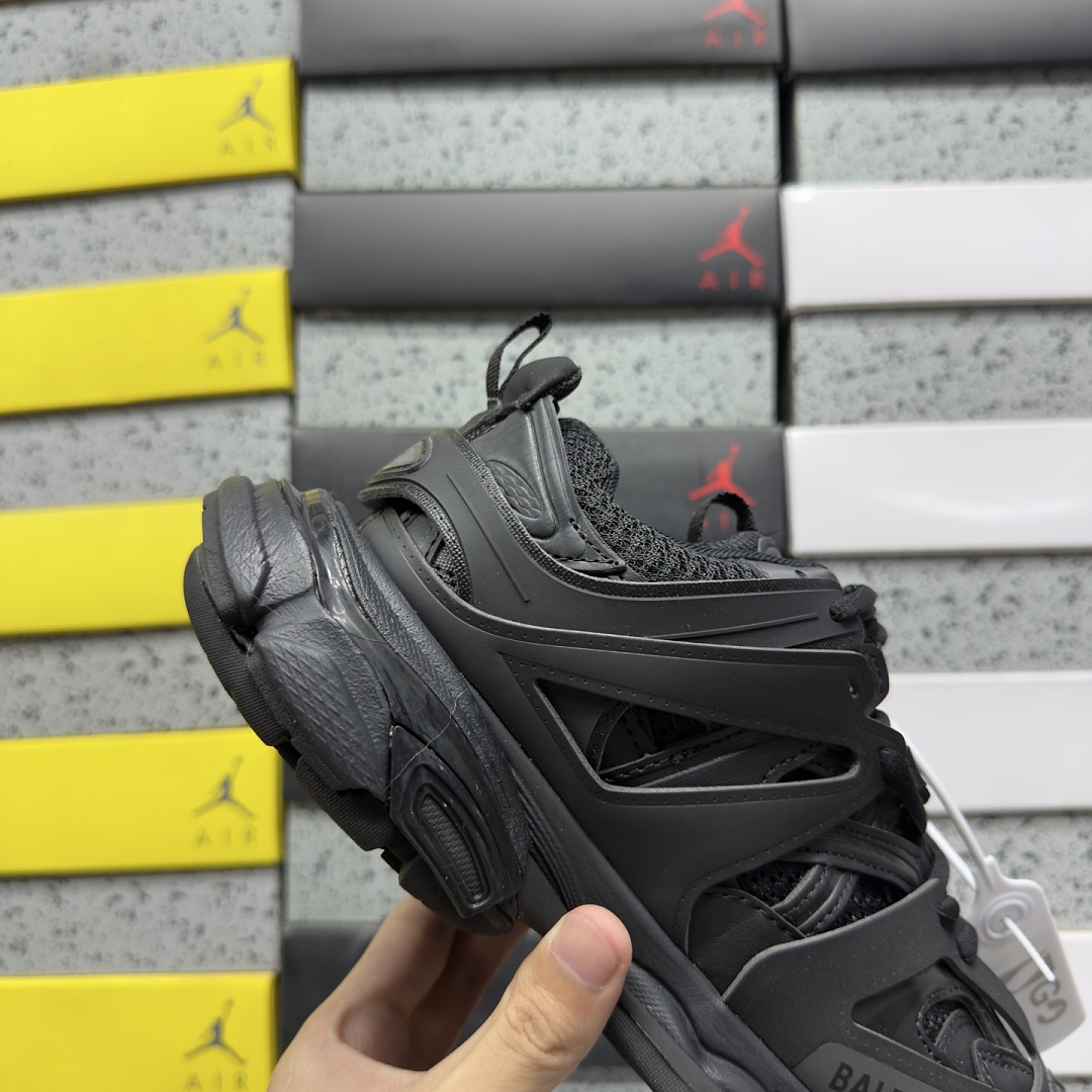 Balenciaga BLCG Track - Image 3
