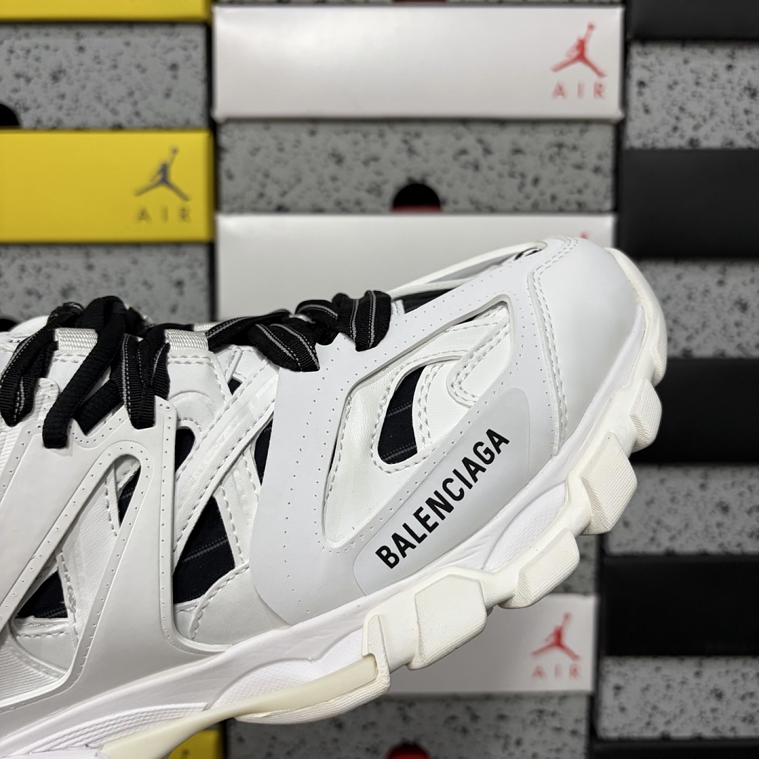 Balenciaga BLCG Track 3.0 - Image 5