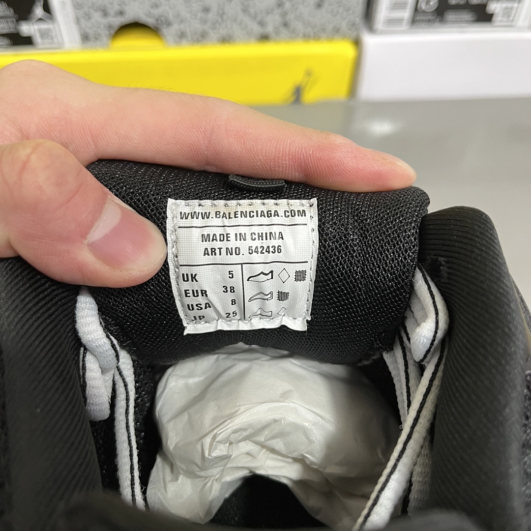 Balenciaga BLCG Track 3.0 - Image 7