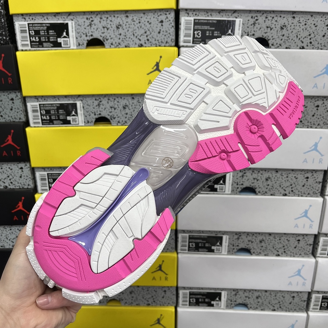 Balenciaga BLCG Runner 7.5 - Image 10