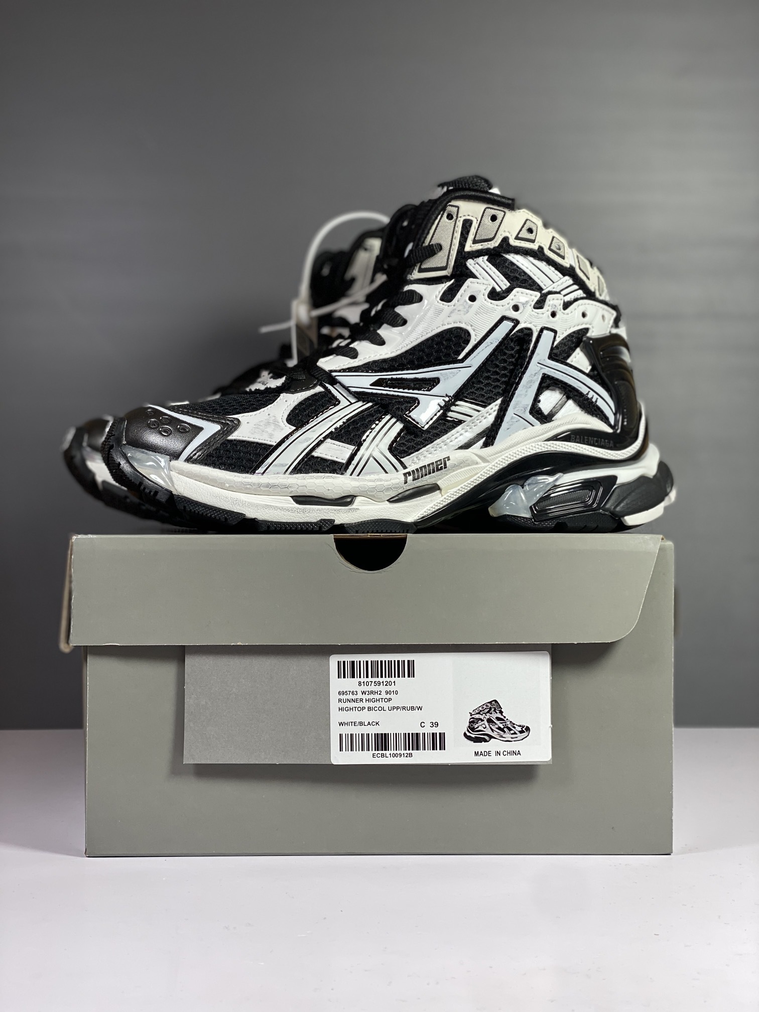 Balenciaga Runner High - Image 10