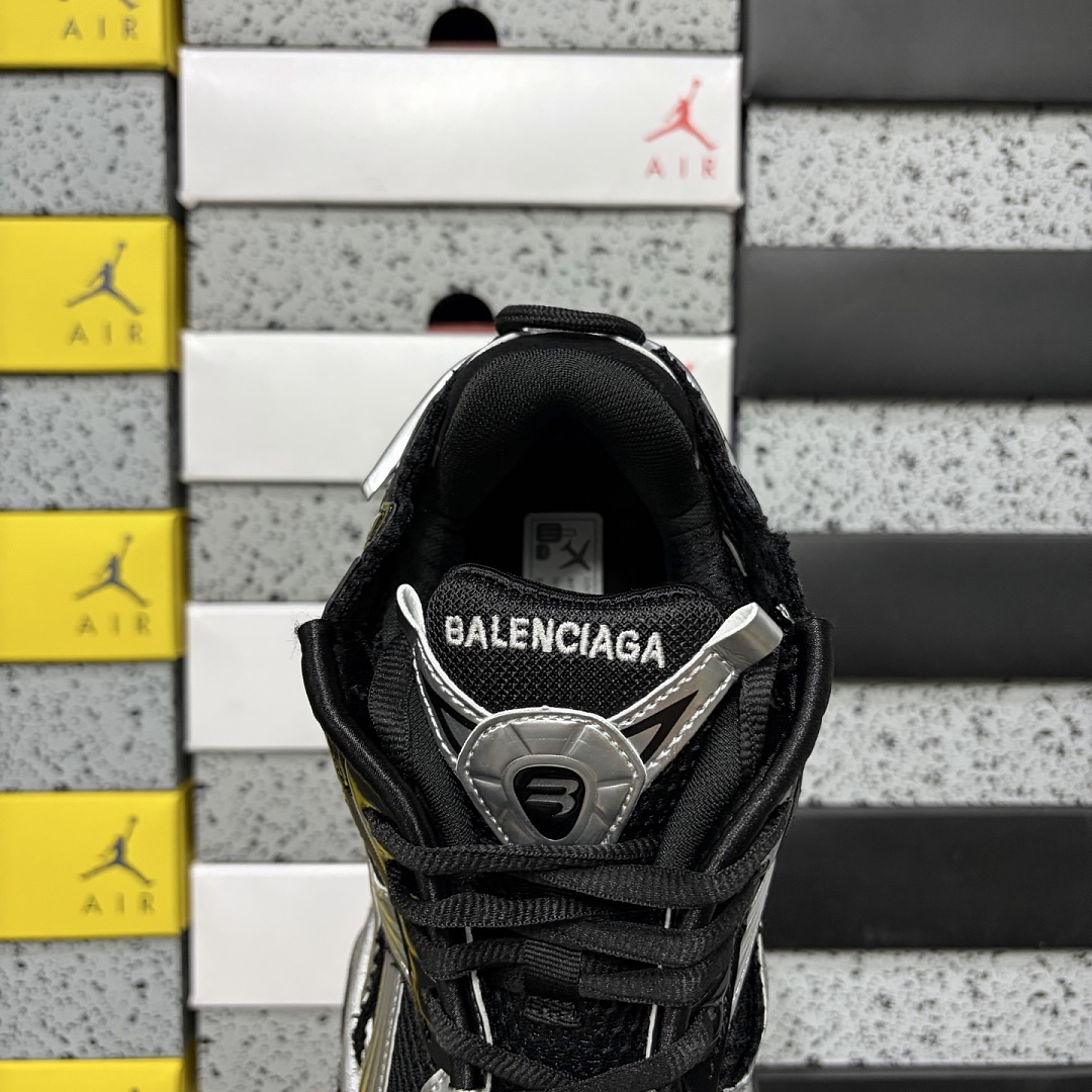 Balenciaga BLCG Runner 7.5 Black Silver LED - Image 2