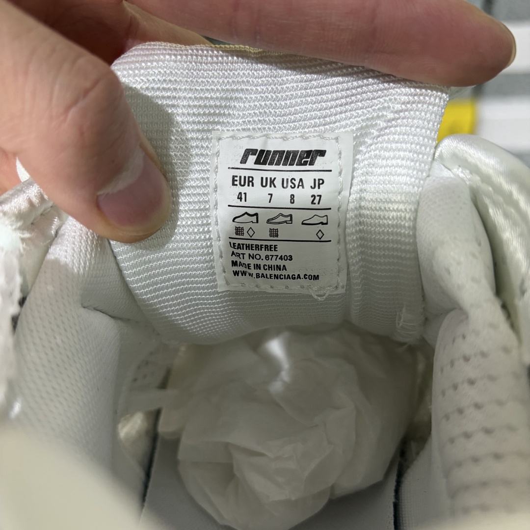 Balenciaga BLCG Runner 7.0 - Image 11