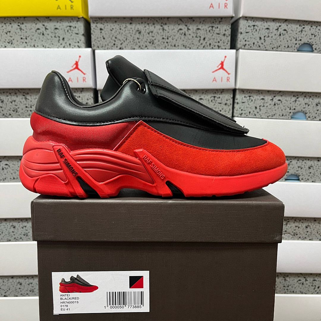 On Running Raf Simons Antei Low Top