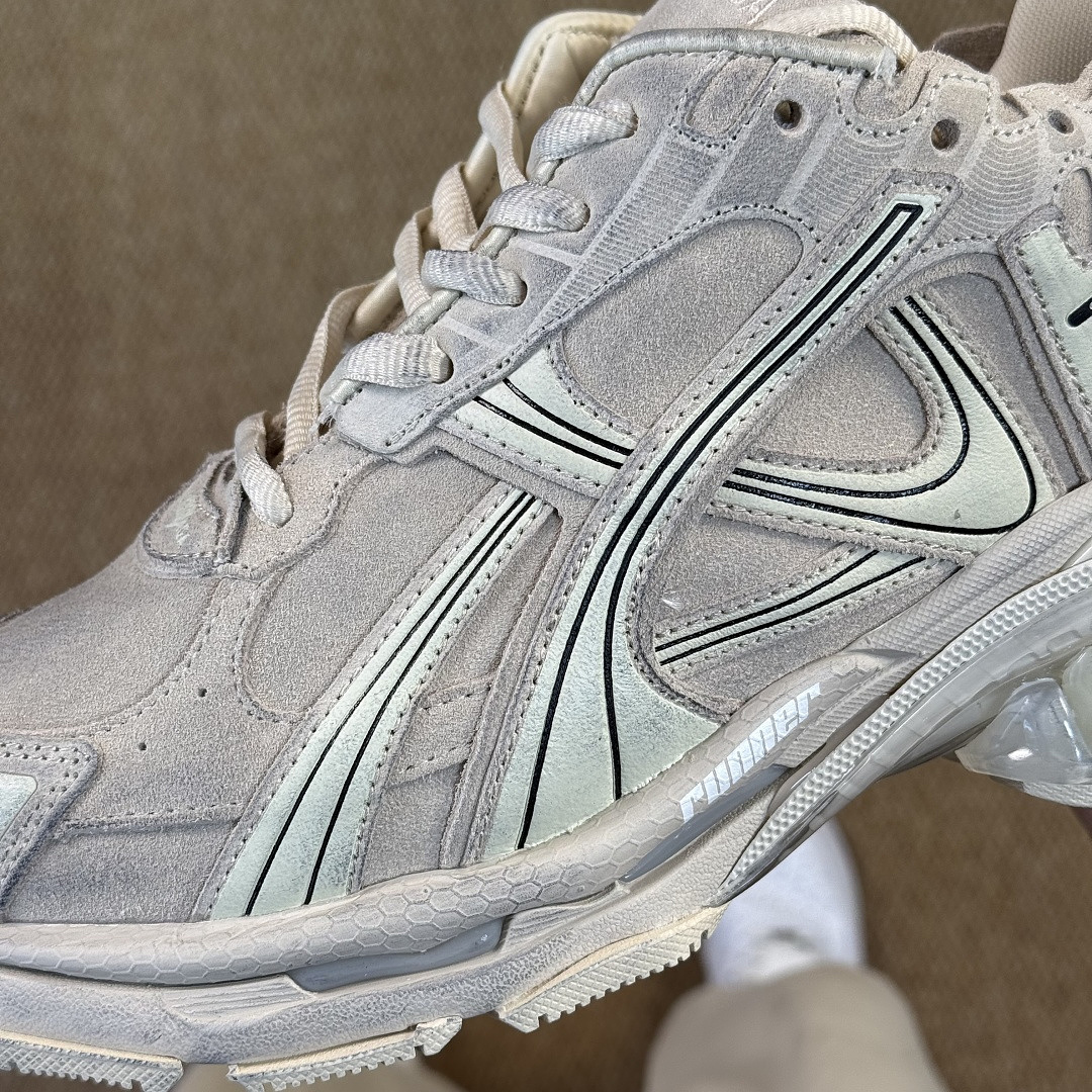 Balenciaga BLCG Runner 7.5 - Image 4