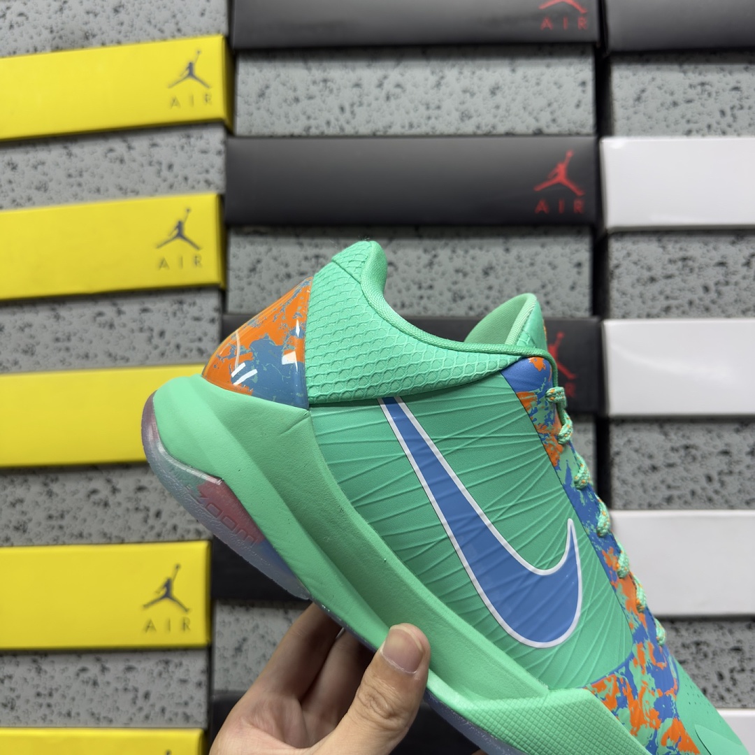 Nike Kobe 5 Protro Jalen Brunson NY Vs. PE K5 - Image 2